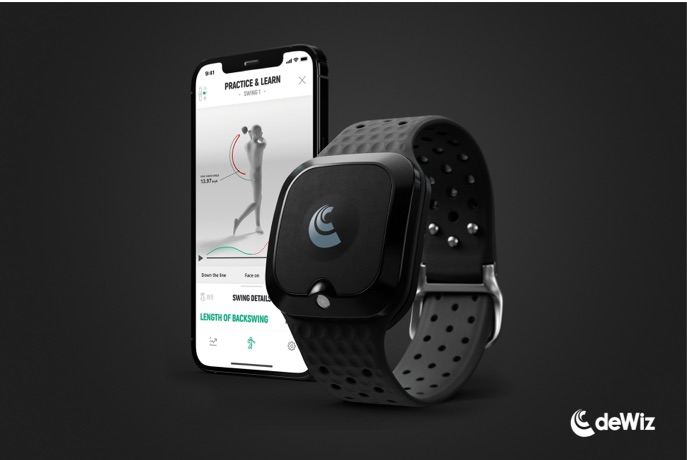 The deWiz golf wearable.